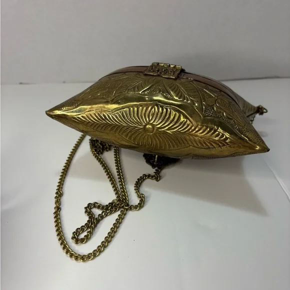 1930’s Hammered Brass Pillow Purse vintage - Picture 12 of 15